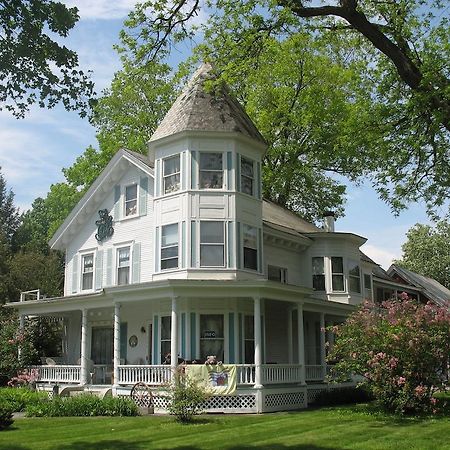 Hugging Bear Inn Bellows Falls Zewnętrze zdjęcie