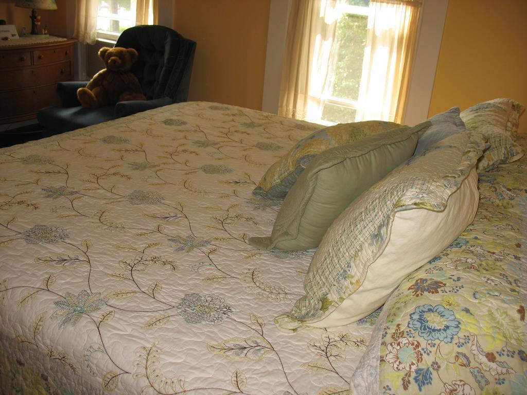 Hugging Bear Inn Bellows Falls Zewnętrze zdjęcie